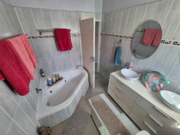4 Bedroom House For Sale in Port Edward