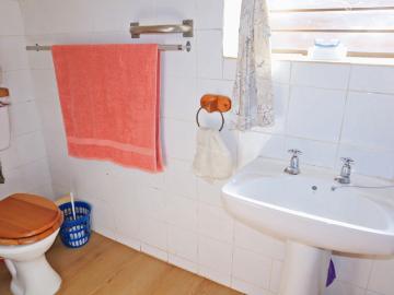 4 Bedroom House For Sale in Port Edward