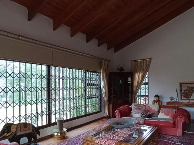 4 Bedroom House For Sale in Paulshof