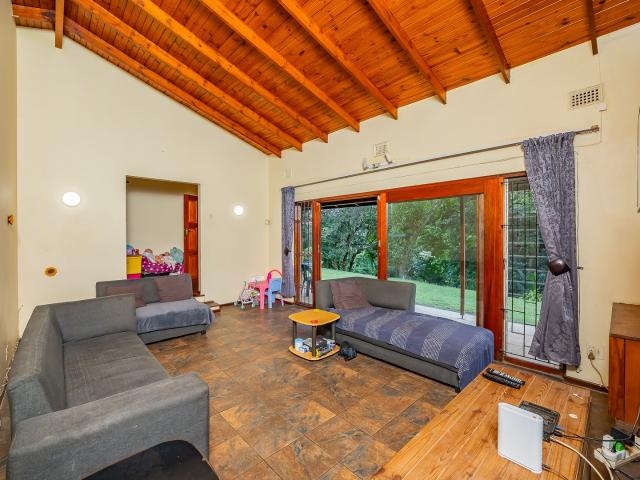 4 Bedroom House For Sale in Padfield Park
