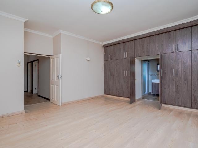 4 Bedroom House For Sale in Palm Lakes Estate