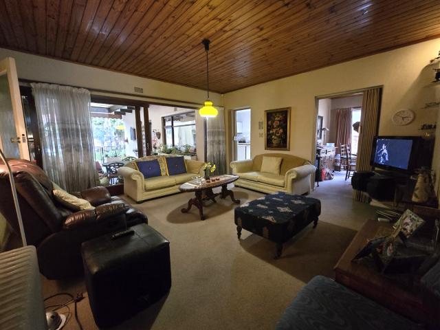 4 Bedroom House For Sale in Panorama