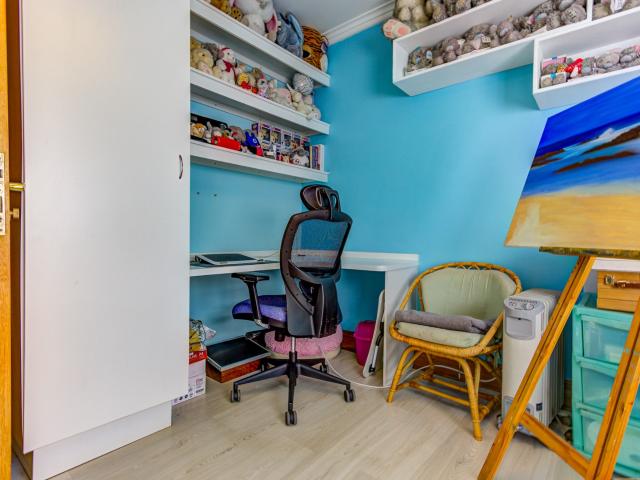 4 Bedroom House For Sale in Parkhill Gardens