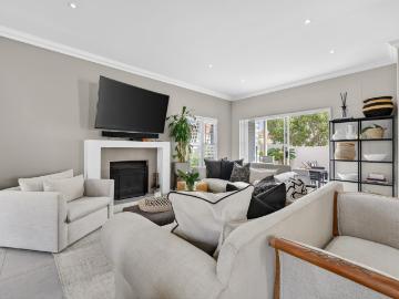 4 Bedroom House For Sale in Parklands North