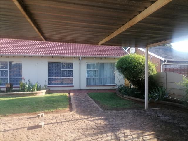 4 Bedroom House For Sale in Parkrand