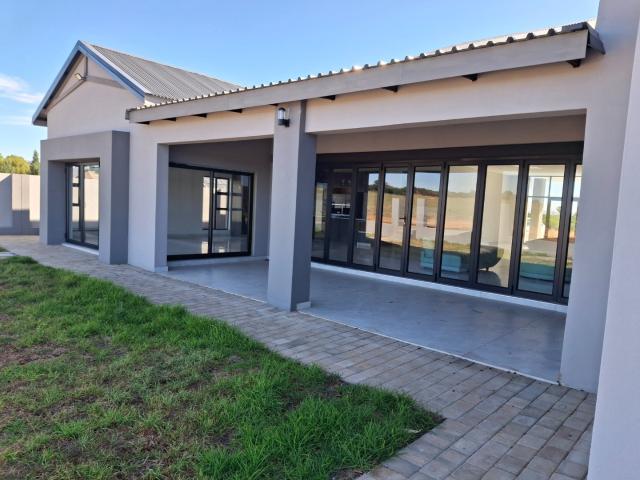 4 Bedroom House For Sale in Parys Golf & Country Estate