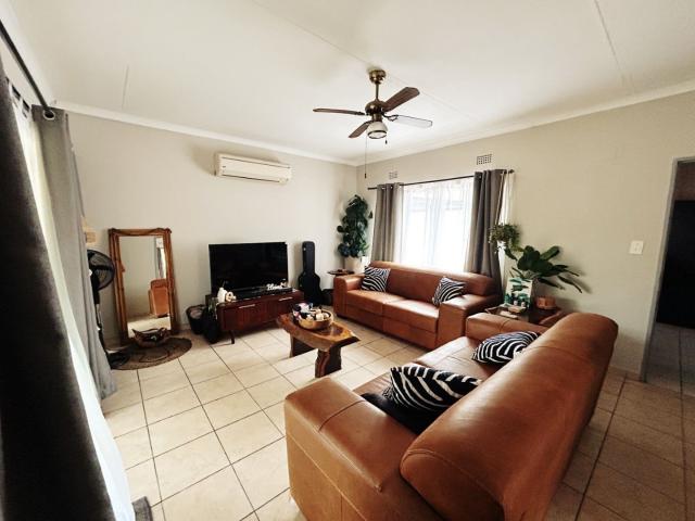 4 Bedroom House For Sale in Phalaborwa