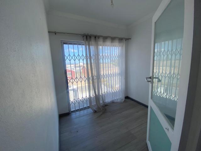4 Bedroom House For Sale in Philippi East