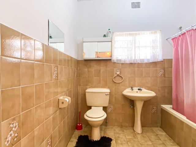 4 Bedroom House For Sale in Pretoria West