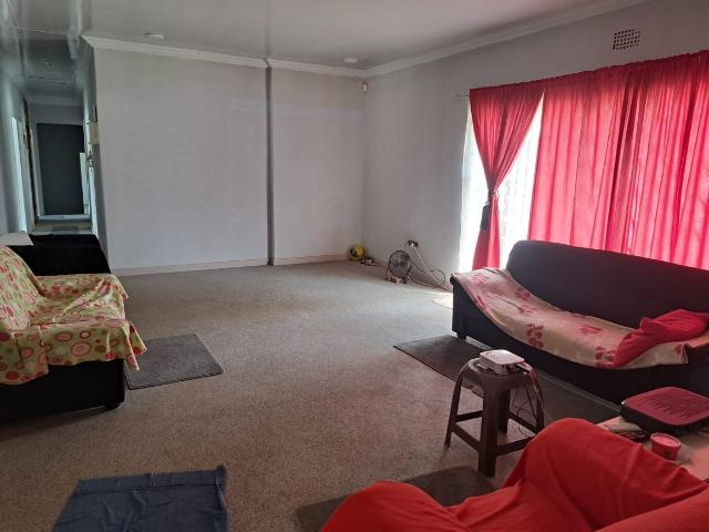 4 Bedroom House For Sale in Pretoriusrus