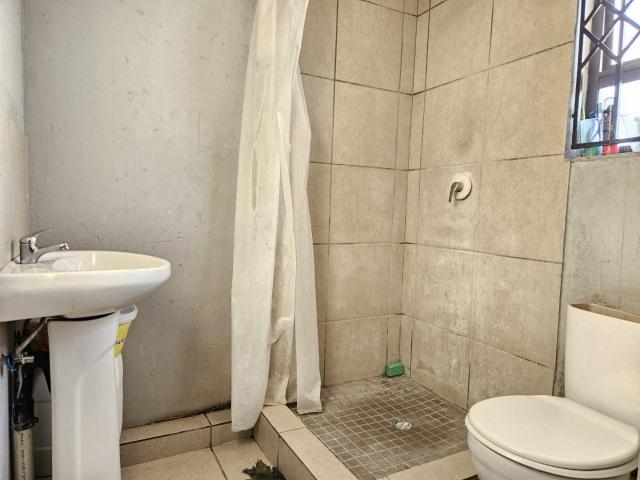 4 Bedroom House For Sale in Protea Glen