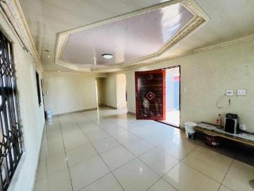 4 Bedroom House For Sale in Protea Glen