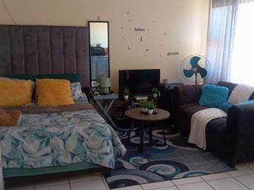4 Bedroom House For Sale in Quigney
