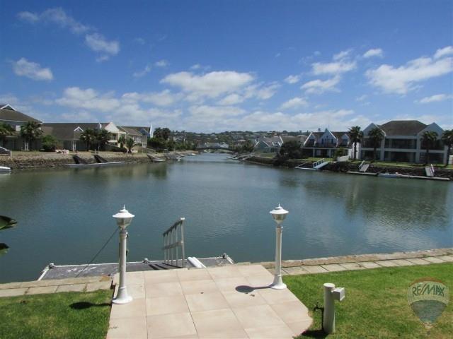 4 Bedroom House For Sale in Royal Alfred Marina