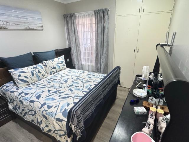 4 Bedroom House For Sale in Rooihuiskraal