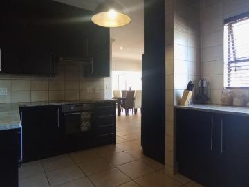 4 Bedroom House For Sale in Rooihuiskraal North