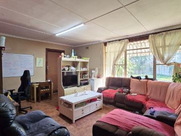 4 Bedroom House For Sale in Rosemount