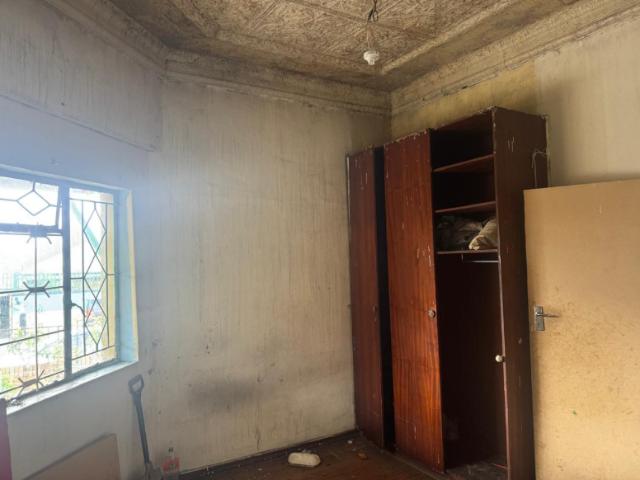 4 Bedroom House For Sale in Rosettenville