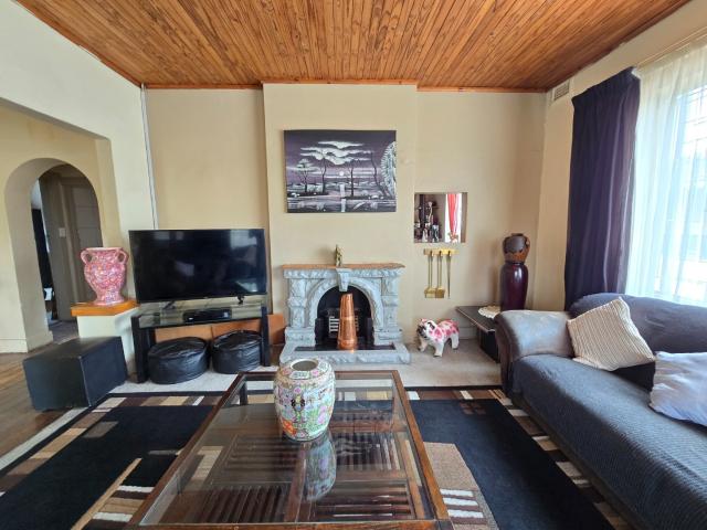4 Bedroom House For Sale in Rosettenville