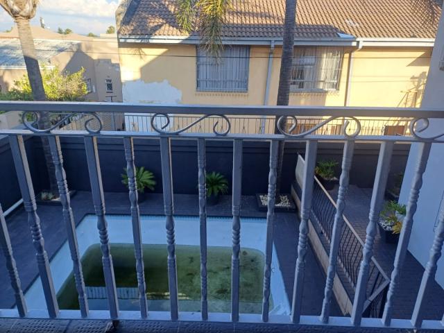 4 Bedroom House For Sale in Roshnee