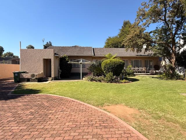 4 Bedroom House For Sale in Raceview
