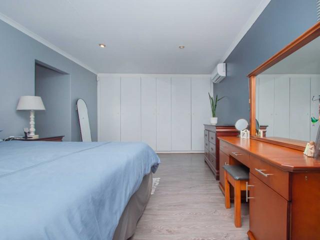 4 Bedroom House For Sale in Radiokop