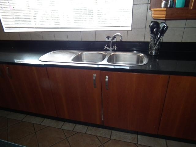 4 Bedroom House For Sale in Rangeview