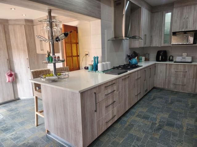 4 Bedroom House For Sale in Randhart