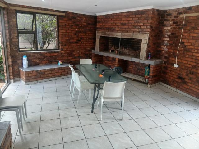4 Bedroom House For Sale in Randhart