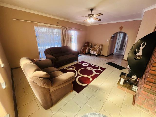 4 Bedroom House For Sale in Randhart