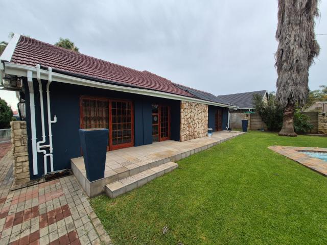 4 Bedroom House For Sale in Randhart