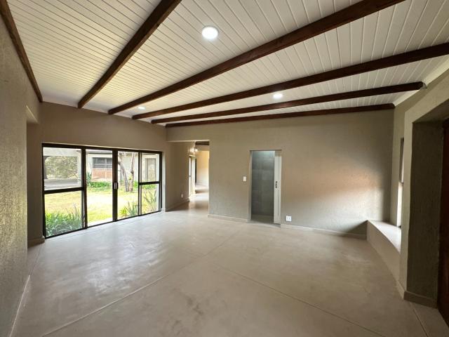 4 Bedroom House For Sale in Raptors View Wildlife Estate