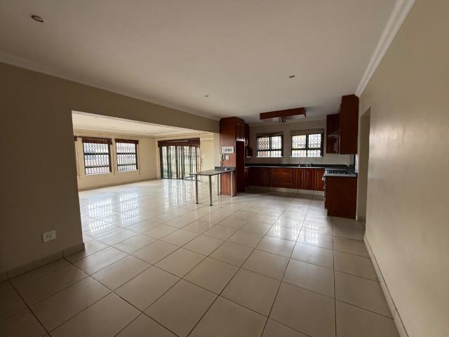 4 Bedroom House For Sale in Reyno Ridge