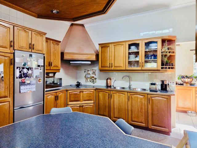 4 Bedroom House For Sale in Regency Park
