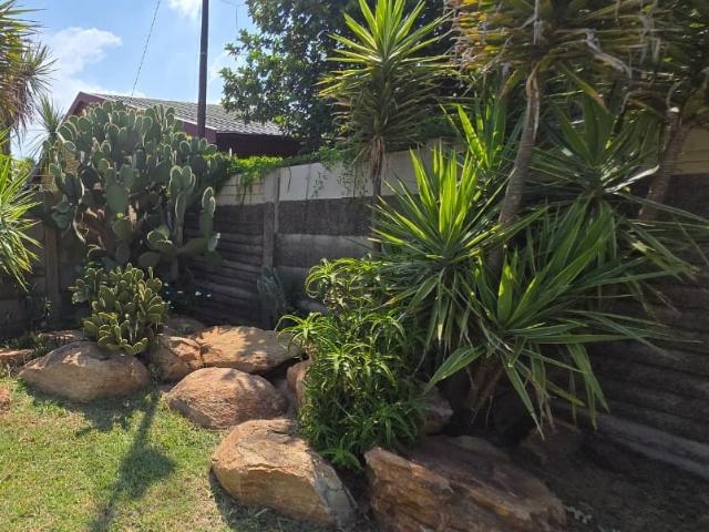 4 Bedroom House For Sale in Rensburg