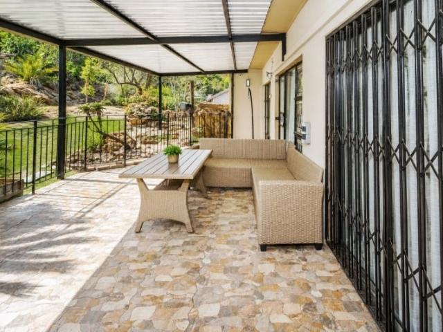 4 Bedroom House For Sale in Ridgeway