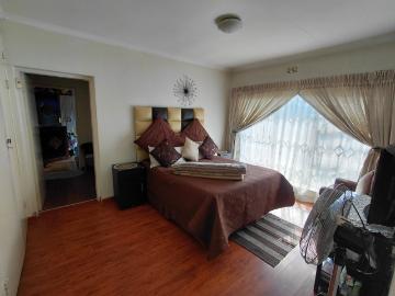 4 Bedroom House For Sale in Ridgeway