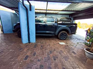 4 Bedroom House For Sale in Ridgeway
