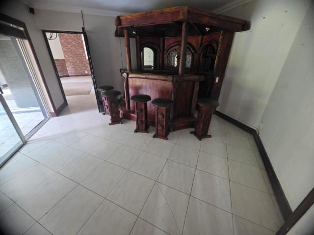 4 Bedroom House For Sale in Riebeeckstad