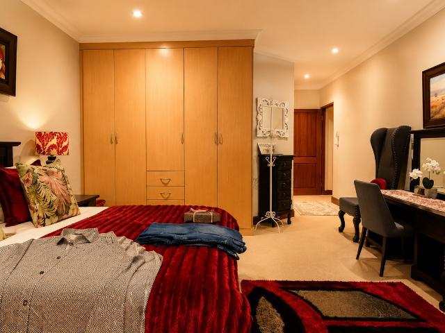 4 Bedroom House For Sale in Rietvalleirand