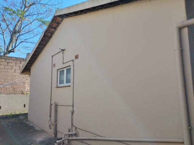 4 Bedroom House For Sale in Risecliff