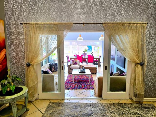 4 Bedroom House For Sale in Ruimsig