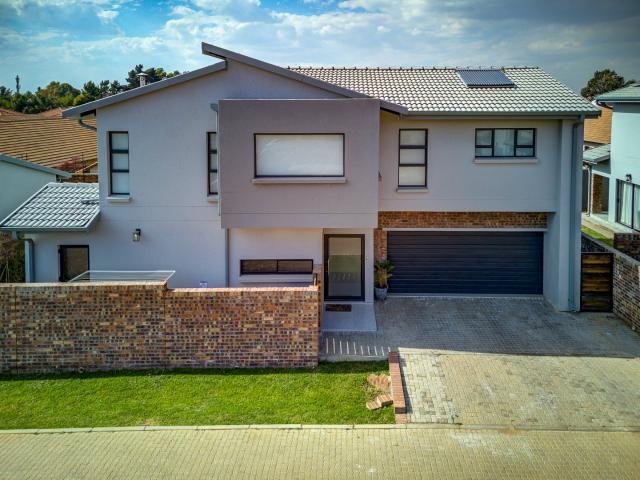 4 Bedroom House For Sale in Rynfield