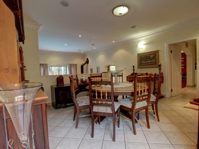 4 Bedroom House For Sale in Woodhill Golf Estate