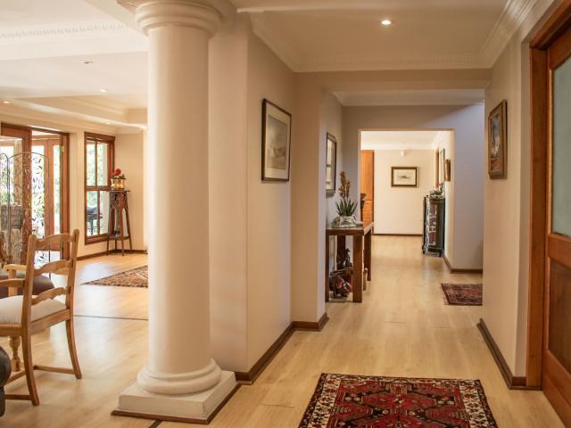 4 Bedroom House For Sale in Woodhill Golf Estate