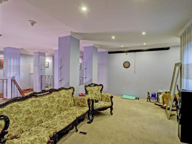 4 Bedroom House For Sale in Woodhill Golf Estate