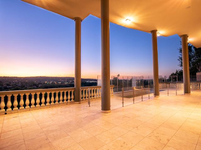 4 Bedroom House For Sale in Woodhill Golf Estate