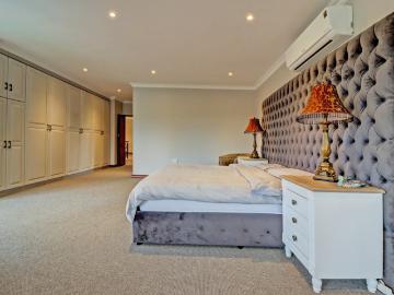 4 Bedroom House For Sale in Woodhill Golf Estate