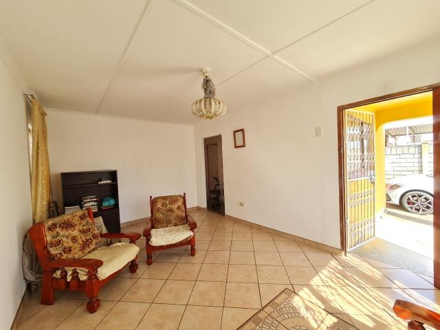 4 Bedroom House For Sale in Woodview