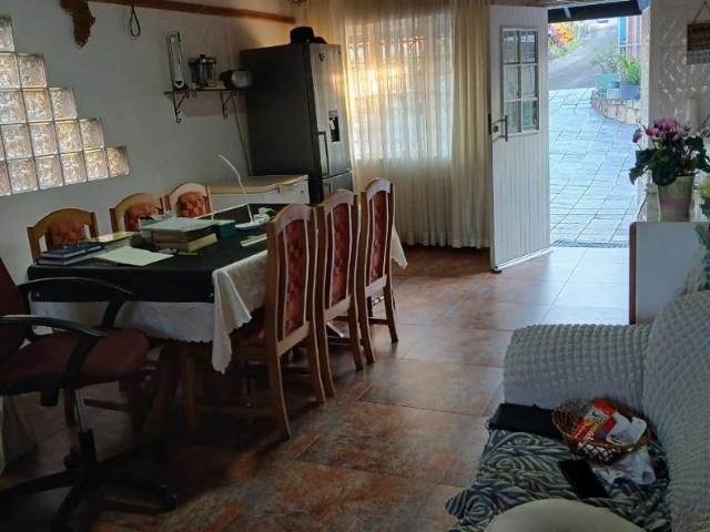 4 Bedroom House For Sale in Woodview